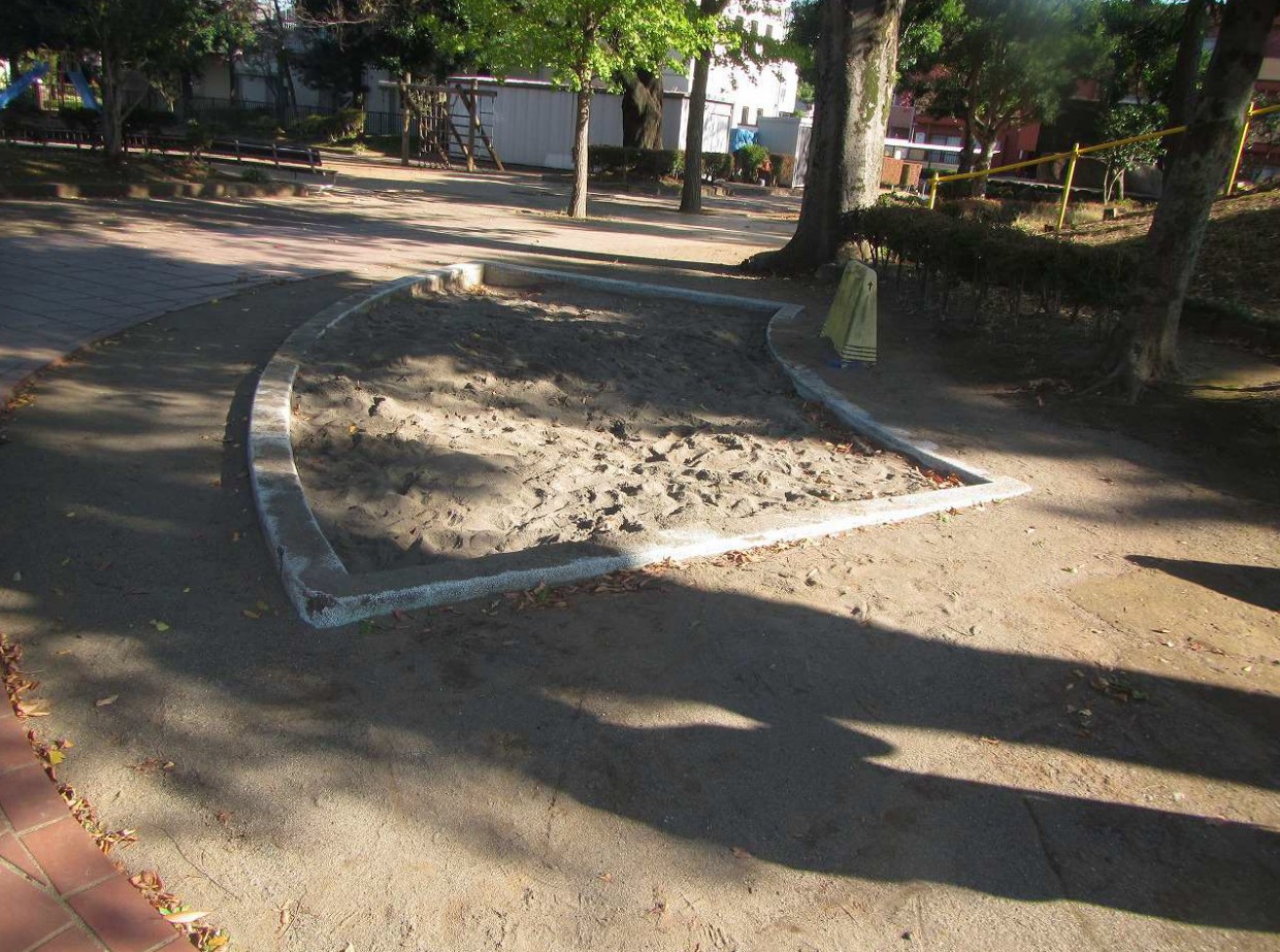 4砂場