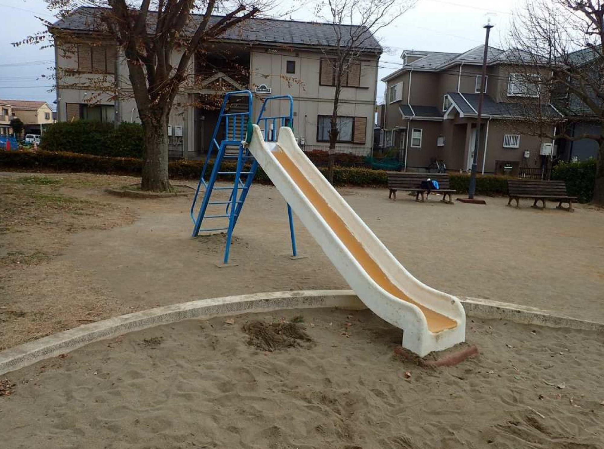 すべり台
