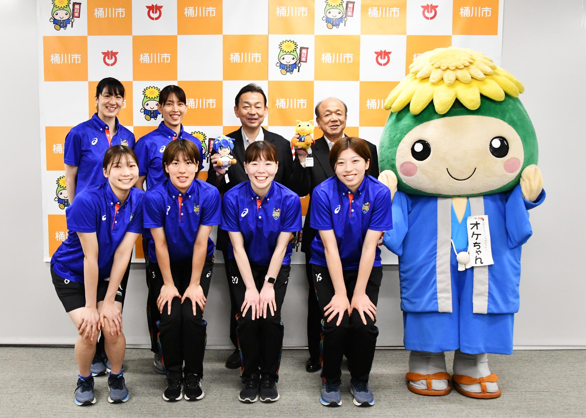 令和7年6月26日 埼玉上尾メディックス表敬訪問の写真 集合写真