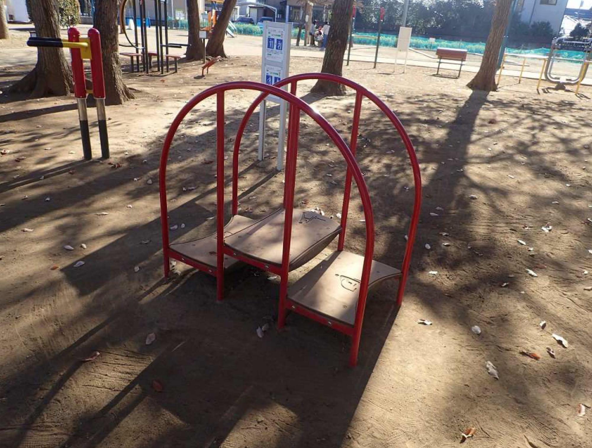 健康遊具(ゆったりステップ)