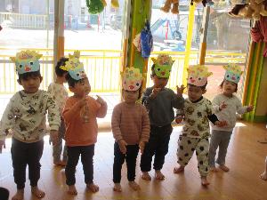 ばら組が踊っている写真