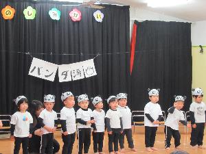 ばら組が劇遊びをしている写真