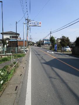 県道さいたま鴻巣線の「城山公園」案内標識周辺の画像