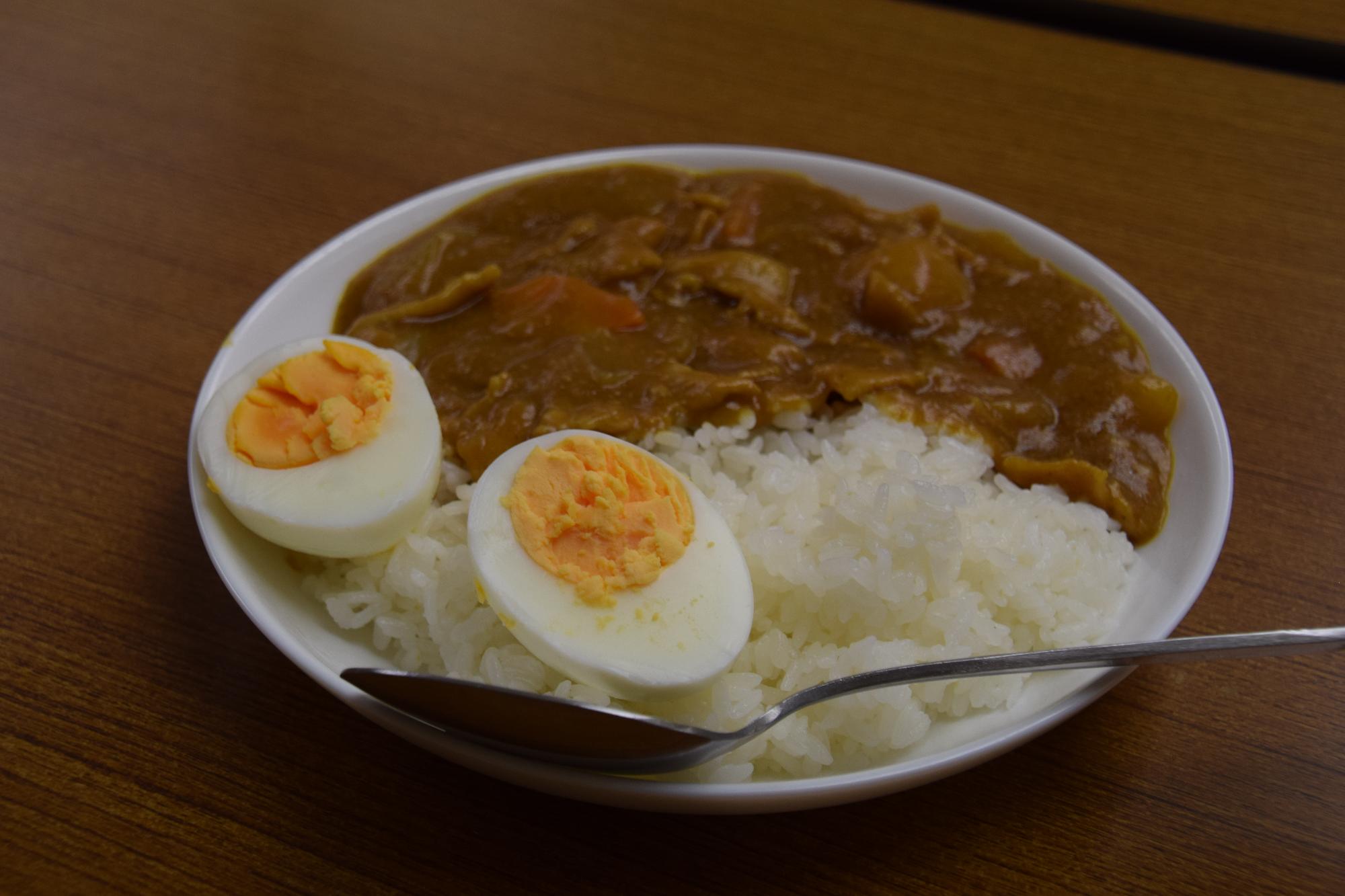 7月31日の子ども食堂「おけがわ西口レストラン」のメニューであったカレーライスの写真